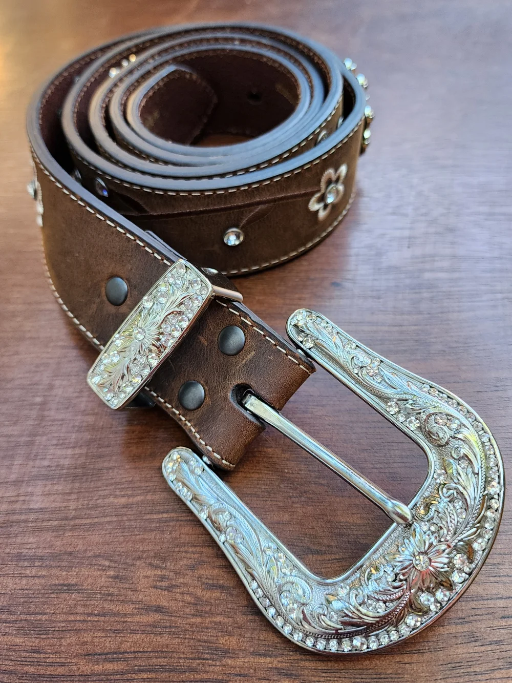 Ariat Women's Floral Stitch Berry Concho Leather Belt A1510202 48 In End To End